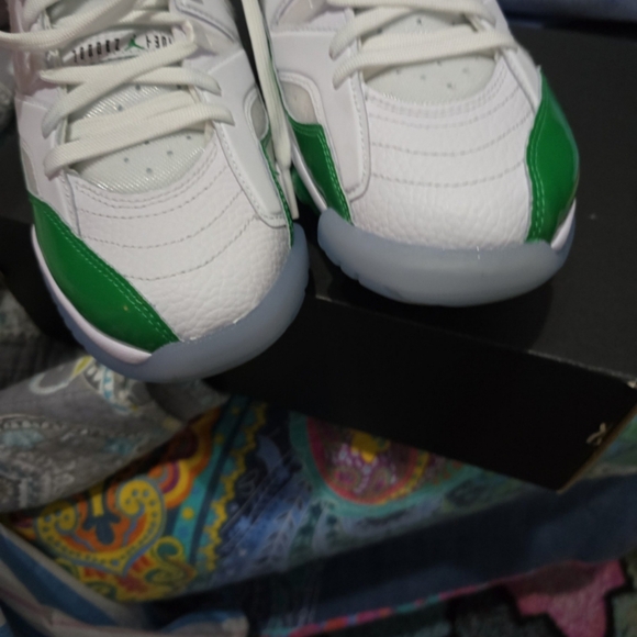 Jordan Jumpman Two Trey GS - Picture 2 of 5